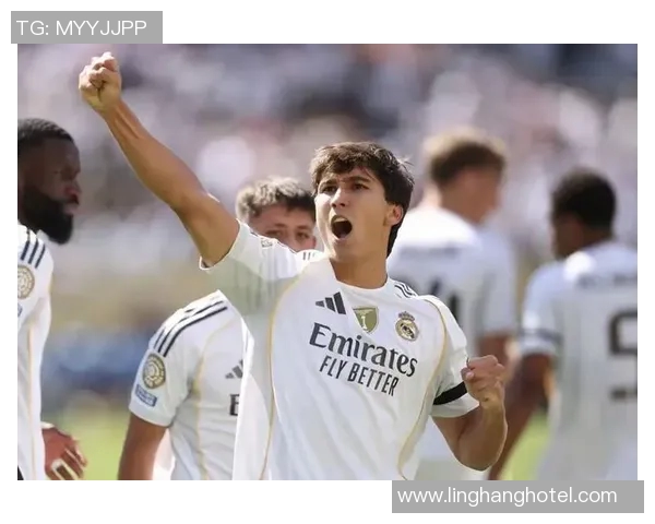 皇马官方宣布签下巴黎圣日耳曼球星，强化中场实力